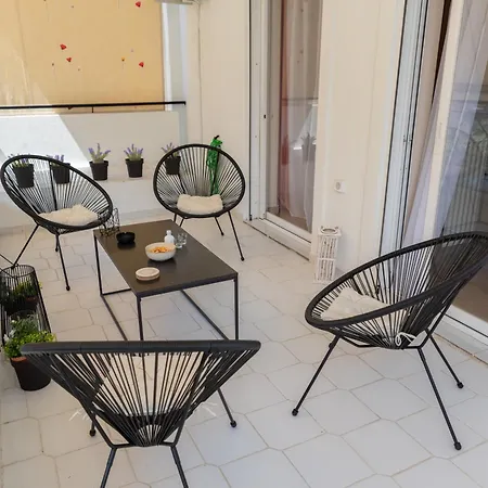Athena Cocooning Apartment Piraeus